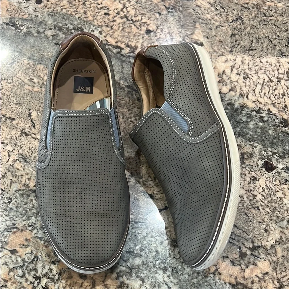 Gray Slip-On Loafers with Textured Upper and Elastic Goring